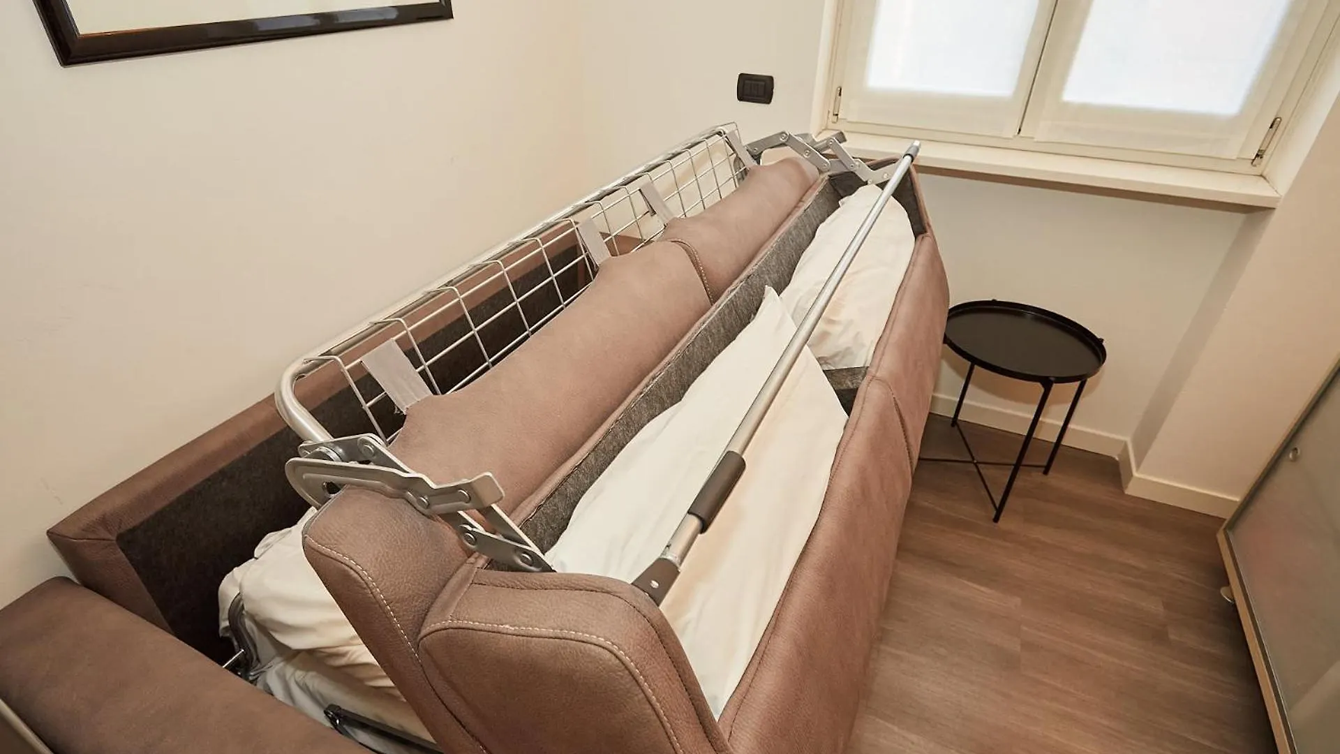 Apartment Pier Capponi Studios Milan Italy