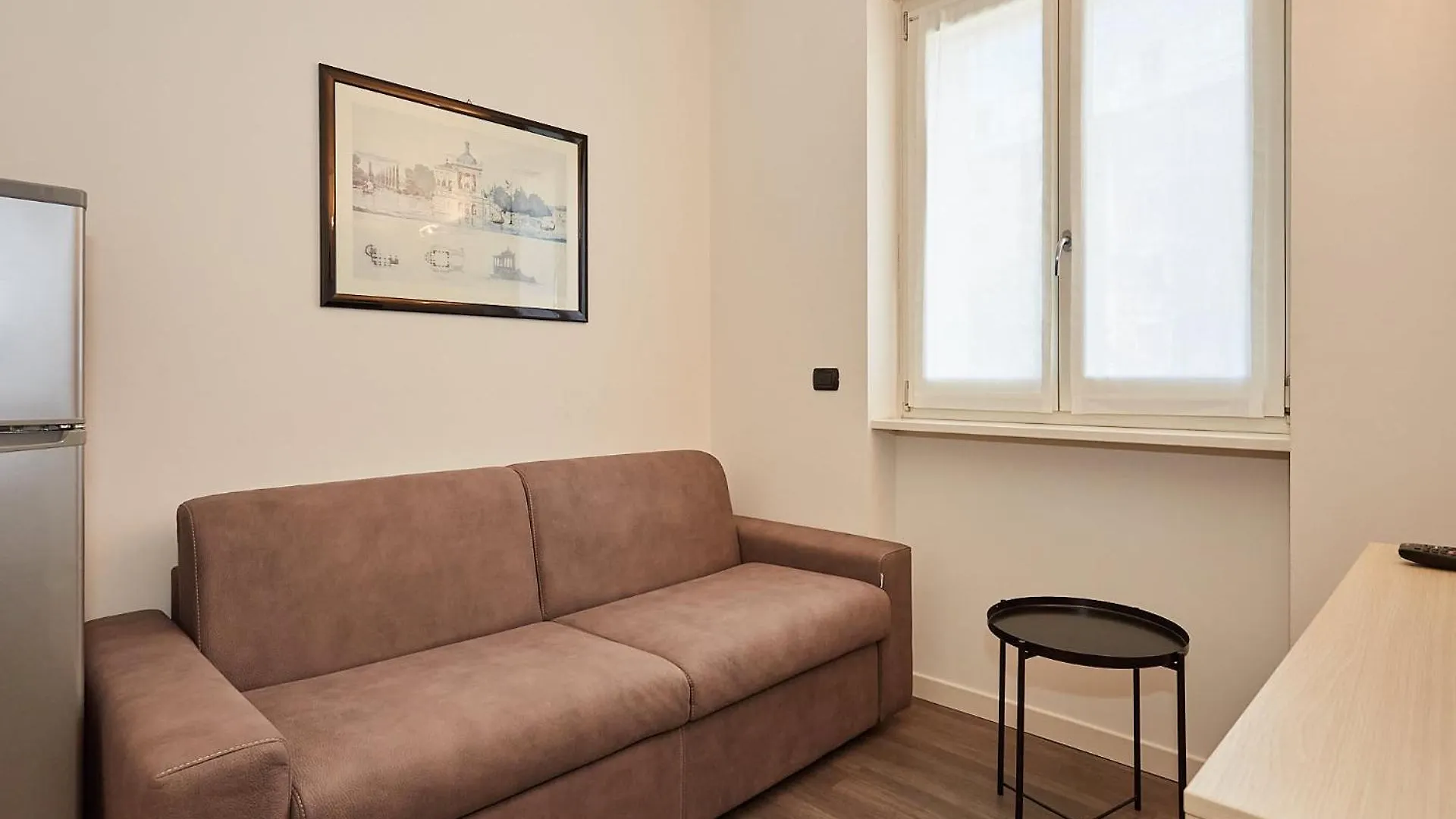Pier Capponi Studios Milano 0*,