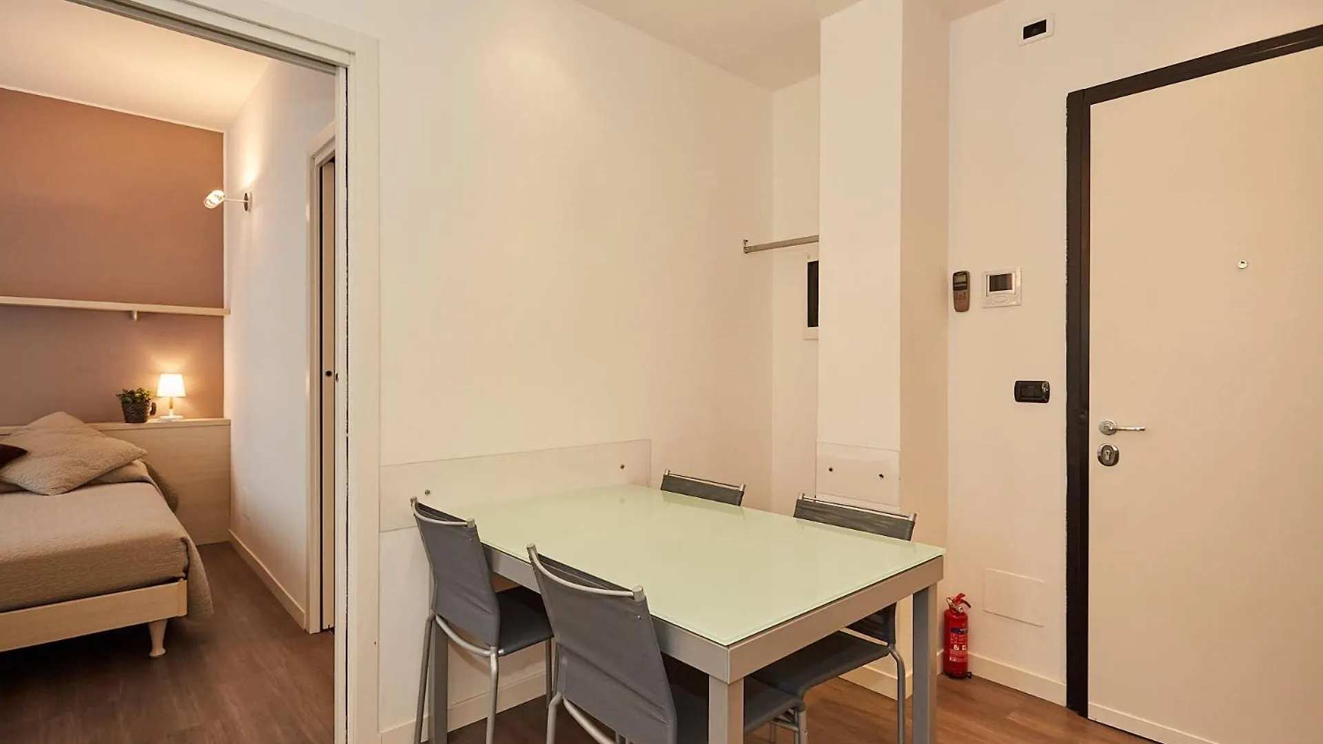 Lägenhet Pier Capponi Studios Milano Italien